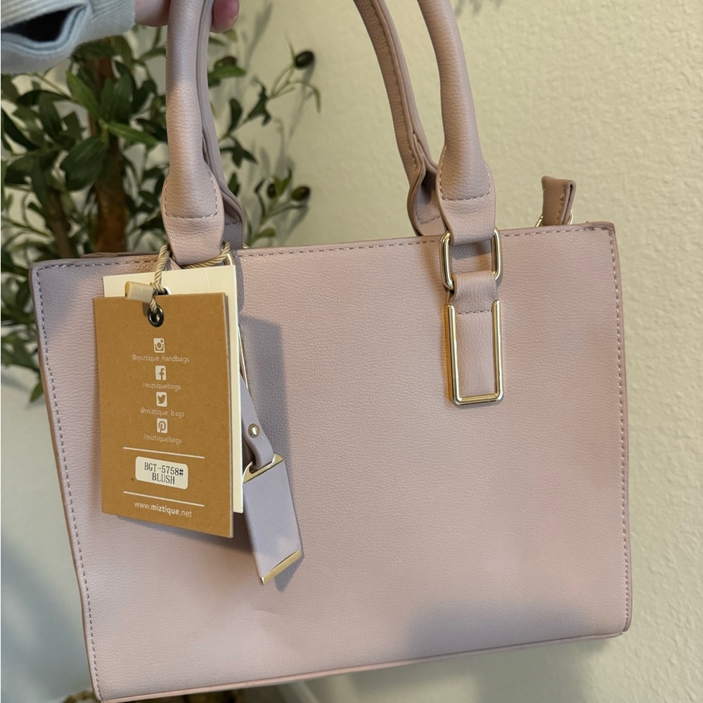 Purse, never used! Great condition!